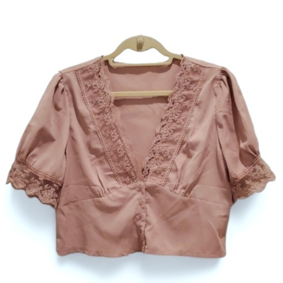 NEW Crop Top with lace detail sz L - Picture 1 of 3